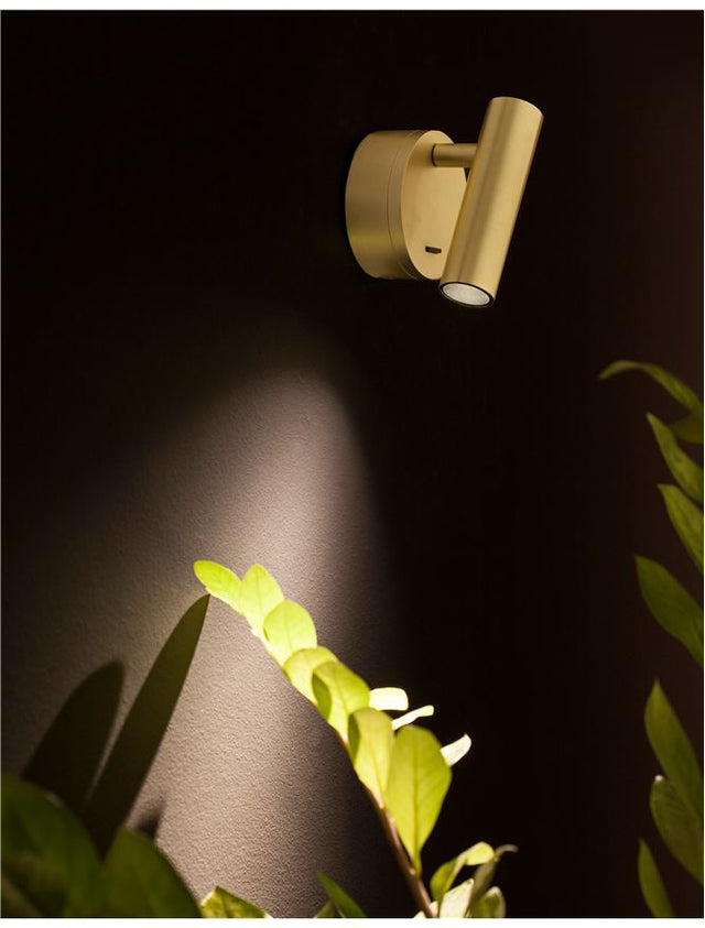 CLIP Satin Brass Aluminium 
LED Philips 3 Watt 
Switch On/Off
190Lm 3000K IP20 
D: 8 W: 3.4 H: 11 cm Rotating & Adjustable