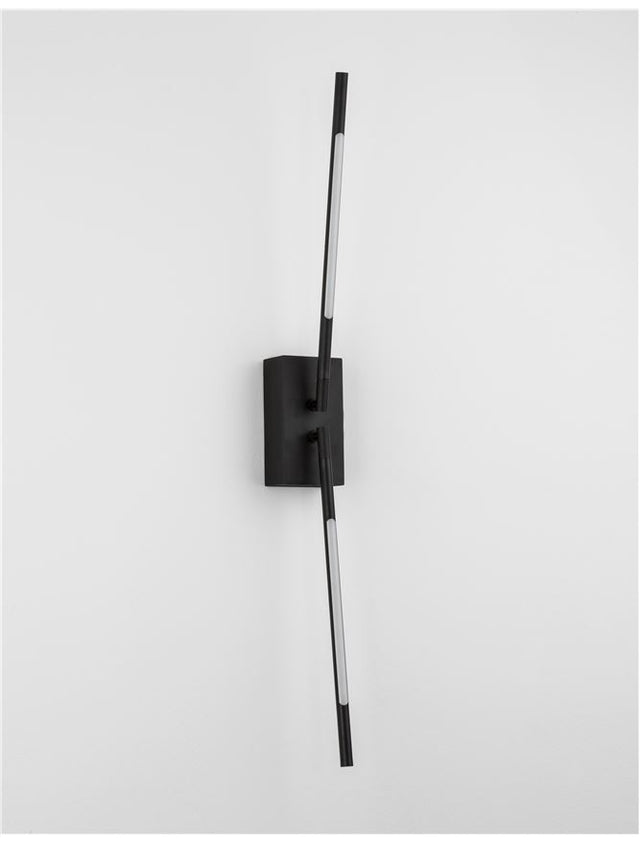 RACCIO Black Metal & Acrylic LED 9.2 Watt 230 Volt 560Lm 3000K IP20 L: 6 W: 12 H: 74 cm