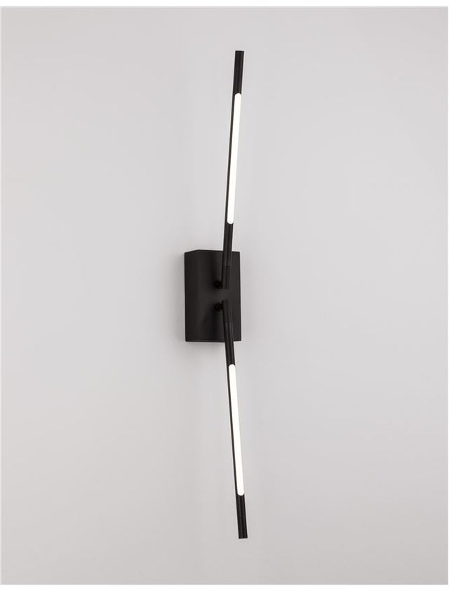 RACCIO Black Metal & Acrylic LED 9.2 Watt 230 Volt 560Lm 3000K IP20 L: 6 W: 12 H: 74 cm