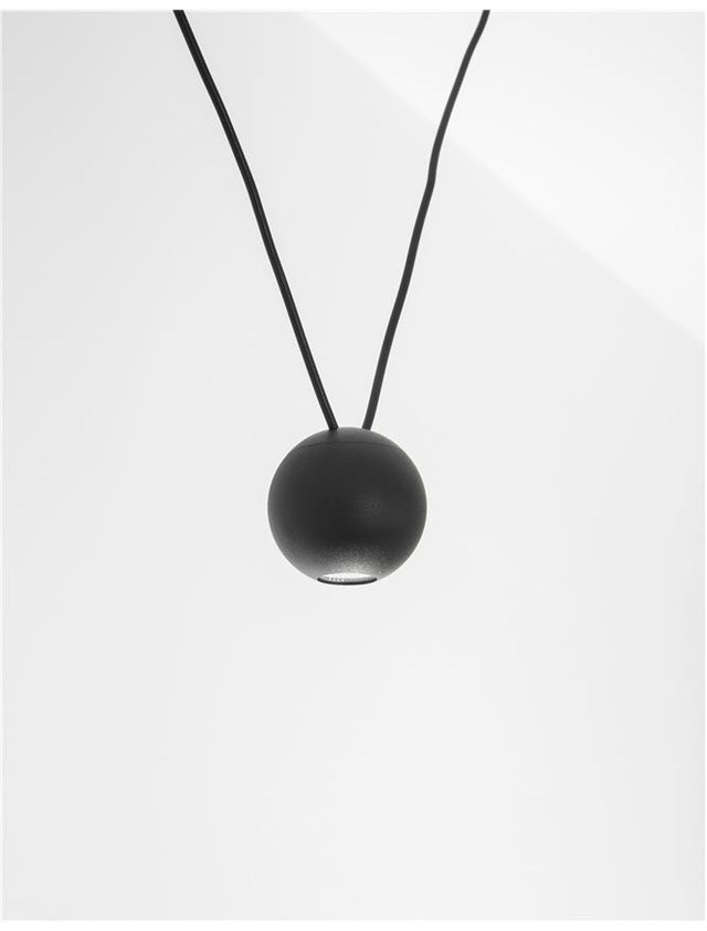 NOCCI Black Aluminium Black Fabric Wire LED 3x4.5 Watt 230 Volt 660Lm 3000K IP20 L: 320 H1: 128 H2: 112 cm