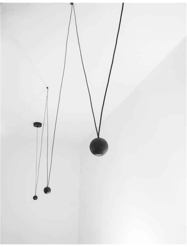 NOCCI Black Aluminium Black Fabric Wire LED 3x4.5 Watt 230 Volt 660Lm 3000K IP20 L: 320 H1: 128 H2: 112 cm