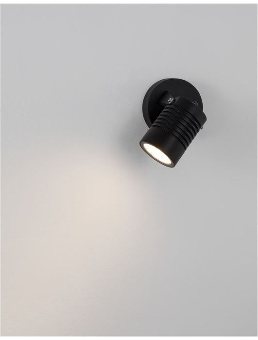 FEND Black Aluminium & Glass LED 10 Watt 742Lm 3000K CRI>80 100-240 Volt Beam Angle 24° IP65
D: 6.5 W: 9 H: 15 cm