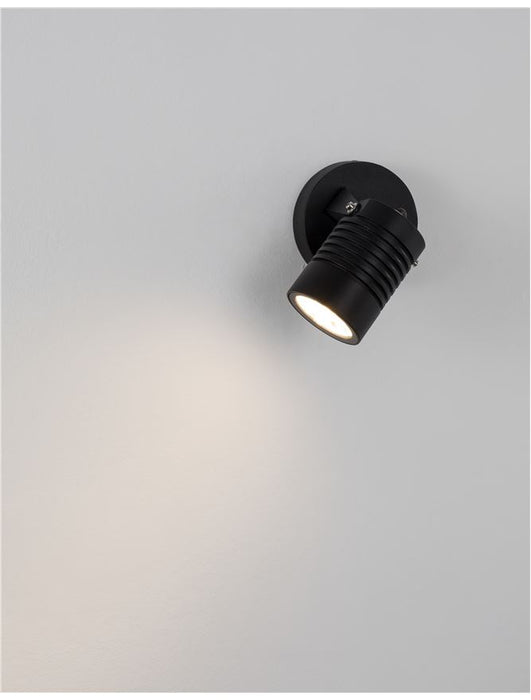 FEND Black Aluminium & Glass LED 10 Watt 742Lm 3000K 100-240 Volt Beam Angle 24O IP65 D: 6.5 W: 9 H: 15 cm