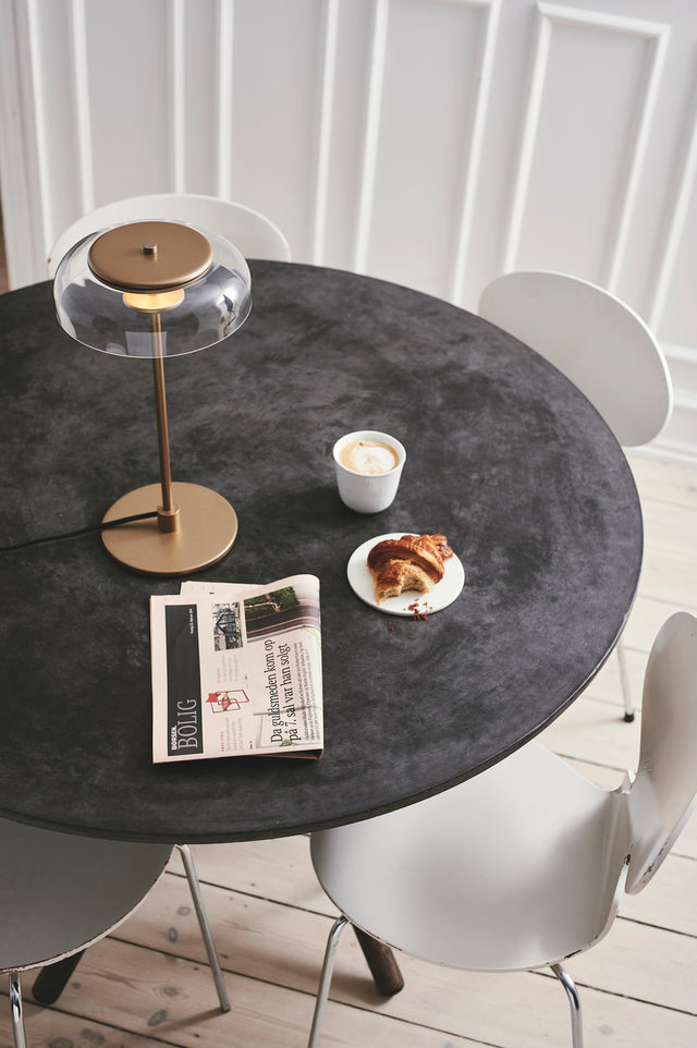 Blossi Table