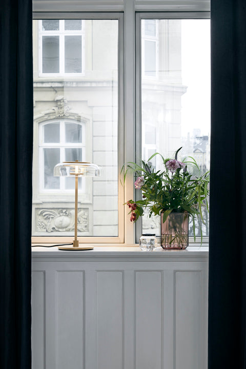 Blossi Table