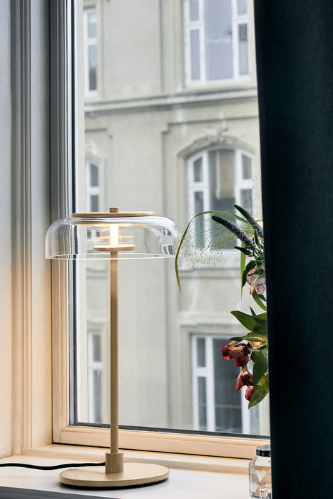 Blossi Table