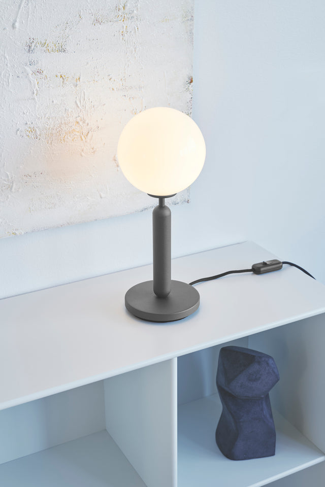 Miira Table